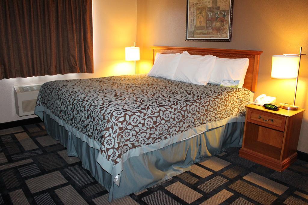 Days Inn By Wyndham Watertown Rum bild