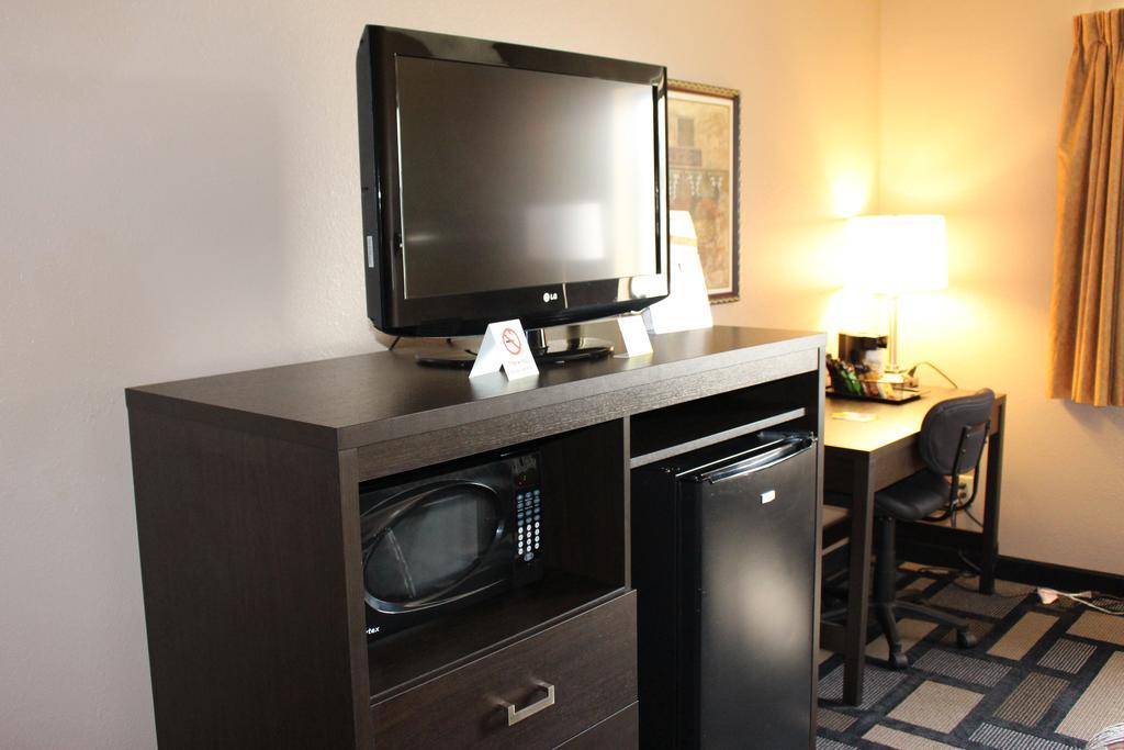 Days Inn By Wyndham Watertown Rum bild